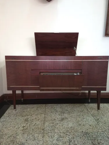 Eletróla Phillipis anos 60 
