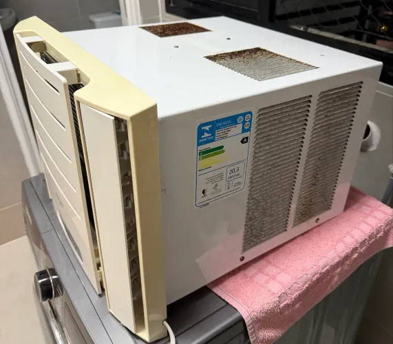Ar condicionado janela com controle remoto 