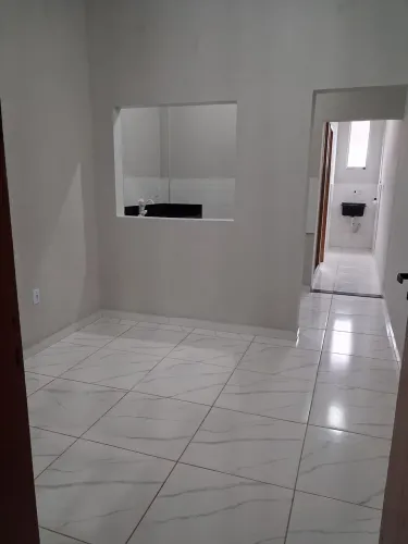ALUGA-SE APARTAMENTO
