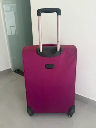 Mala de viagem nova sem detalhes