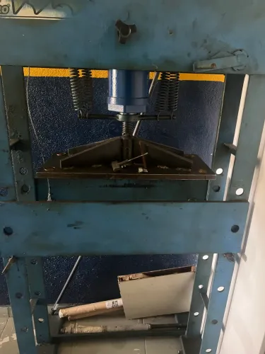 Prenca hidráulica 40 toneladas