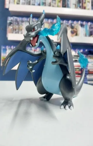 Figure mega charizard