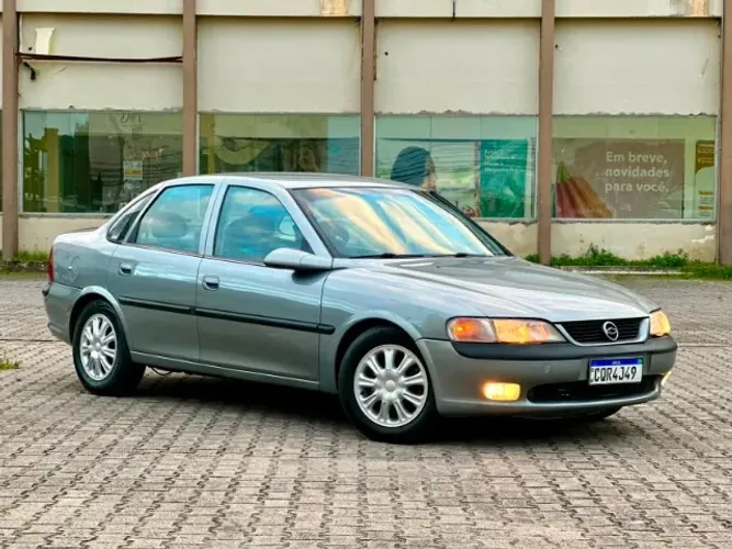 Chevrolet Vectra CD 2.2 16V / 2.0 16V Mec./aut. 1998