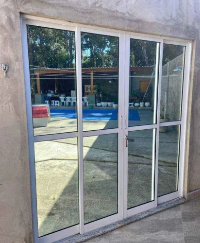 PORTA DE ALUMÍNIO - SACADA 4 FOLHAS - BRANCA - A PARTIR DE R$1.870,00