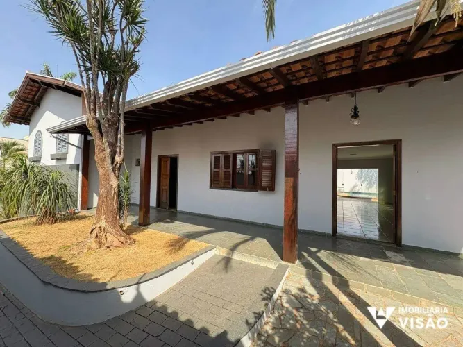 SOBRADO À VENDA, 04 QUARTOS, 02 SUÍTES, 03 VAGAS, VILA FREI EUGÊNIO
