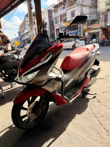 Honda PCX150 Sport ABS Nova com poucos KM rodado apenas 7mil quilômetros rodado