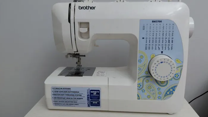 Máquina de costura Brother BM3700 usada