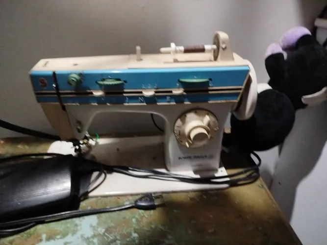 Vendo máquina de costura