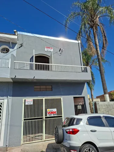 Excelente imovel, pra moradia ou renda, serve 3 familias com muito conforto