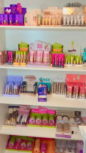 Maquiagem a partir de 10,00