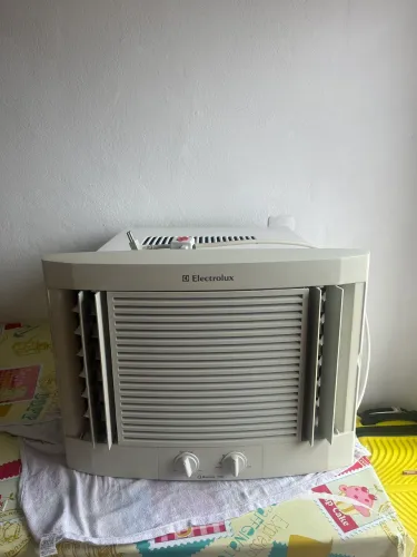 *PROMOÇÃO* Arcondicionado ELECTROLUX semi novo Muito Gelado
