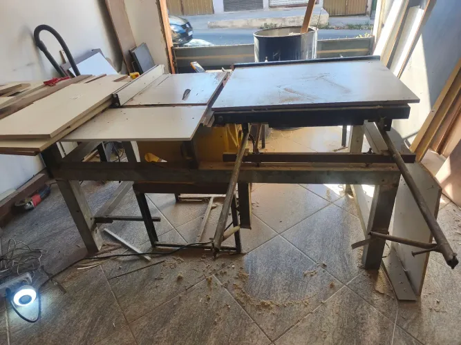 Vendo serra esquadrejadeira