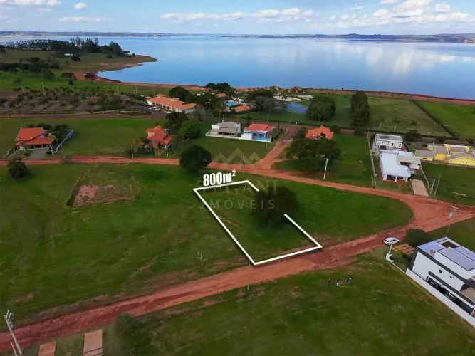 LOTE PREMIUM 800M² NA RIVIERA IV: 450M DA ÁGUA, PÔR DO SOL E POTENCIAL DE VISTA POR R$ 83