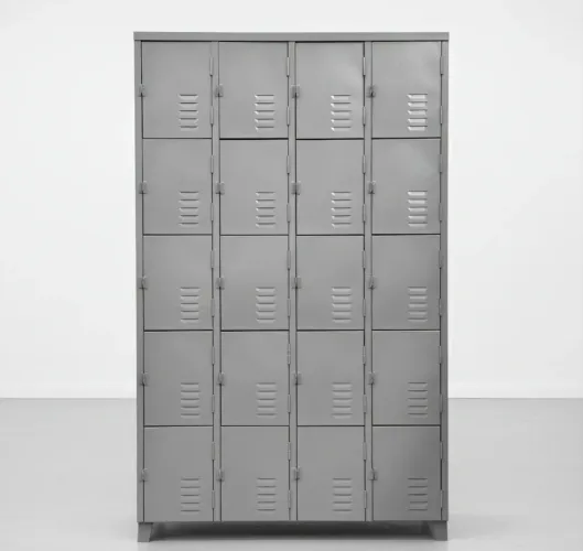 Roupeiro em aço com 20 portas