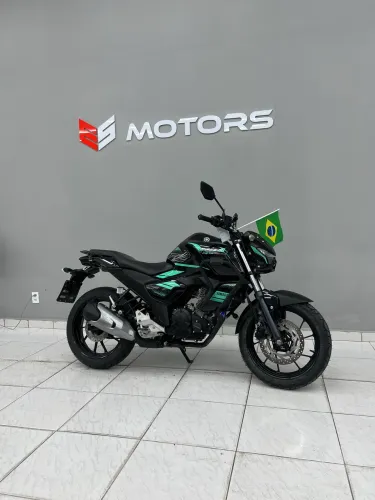 Promoção imperdível!! FZ15 2024 19.210 km apenas! ESMotors 