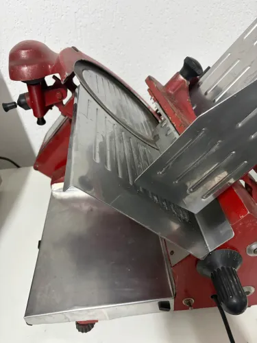 Máquina corta frios