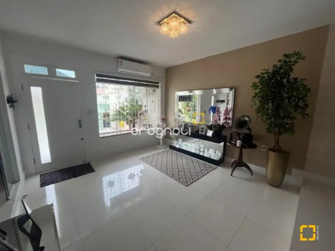 Casa Térrea a Venda de 3 dormitórios ( 1 Suíte) Parque São Jorge - Itacorubi - Florianópol
