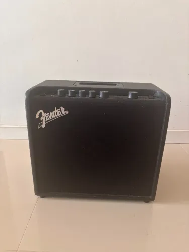 Fender Mustang LT25 25W - Estado de Novo | Pouco Uso
