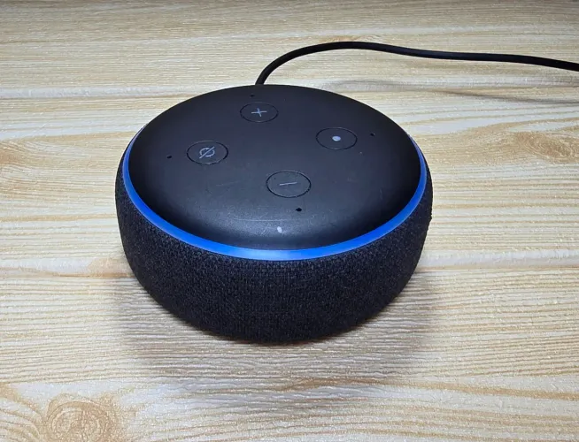 Echo Dot (3ª Geração): Smart Speaker com Alexa - Cor Preta
