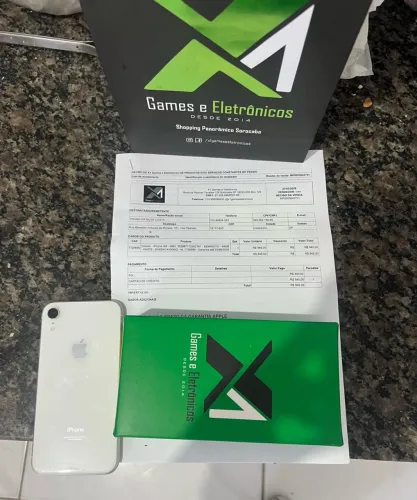 iPhone XR 64gb, bateria 100%, celular está novo
