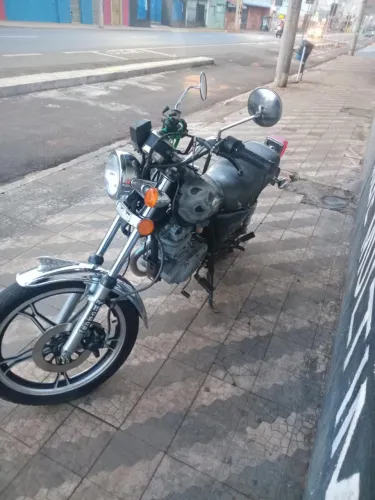 Suzuki intruder