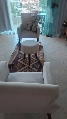 Poltronas e puf