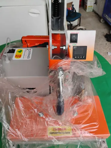 MÁQUINA DE FABRICAR CHINELOS EXTENSO