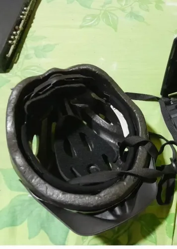 Capacete com defeito