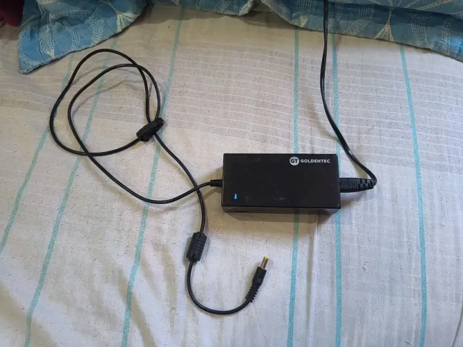 Carregador universal para notebook