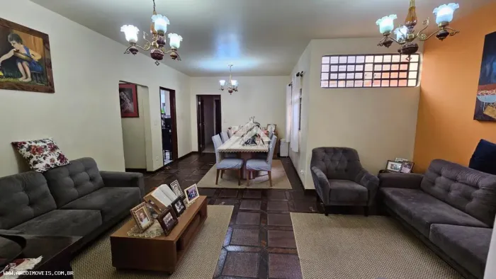 Casa para Venda em Presidente Prudente, Centro, 5 dormitórios, 1 suíte, 3 banheiros, 2 vag