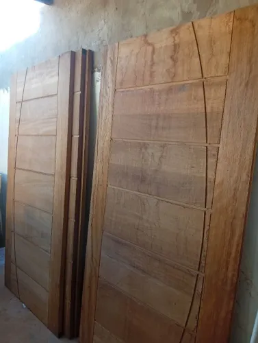 Folha porta de madeira