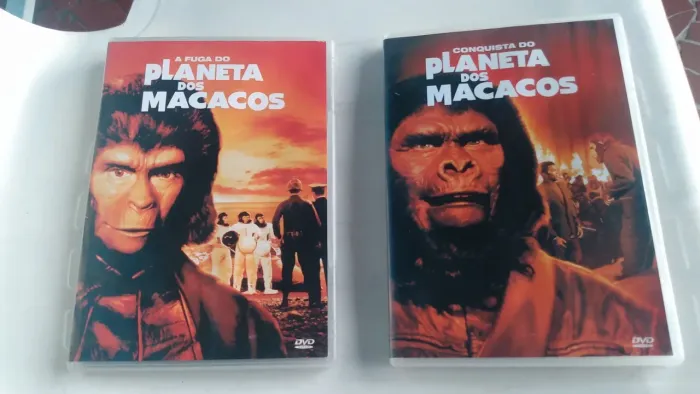 Kit 2 filmes em DVD planeta dos macacos ótimo estado.