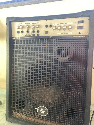 Vendo amplificador pra ir embora hoje leia a descrição!