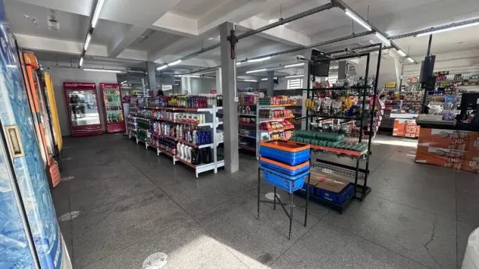 Mercado em funcionamento em Areias - São José