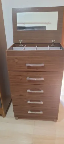 Cômoda com espelho
