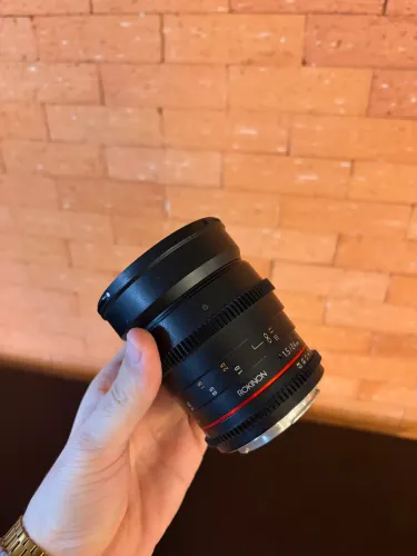 Lente Cine Rokinon Samyang 24mm T1.5 Canon EF