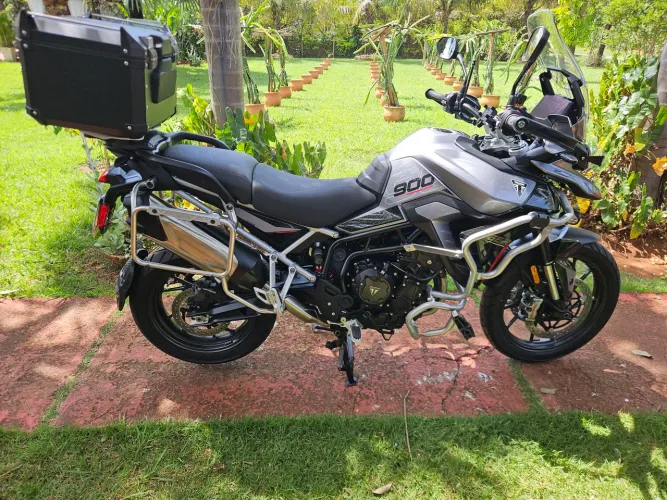 Triumph 900 GT PRO 2024