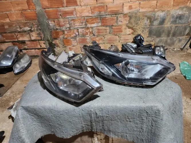 Faróis Direito Onix 16/19 original com LED 
