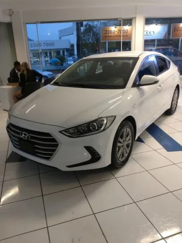 Hyundai Elantra 2.0 16V Flex Aut. 2017