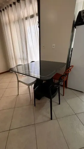 Mesa de Jantar com 4 cadeiras