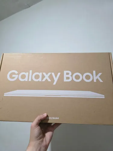 Galaxy Book4 I5 16Gb de RAM 512Gb de memoria.