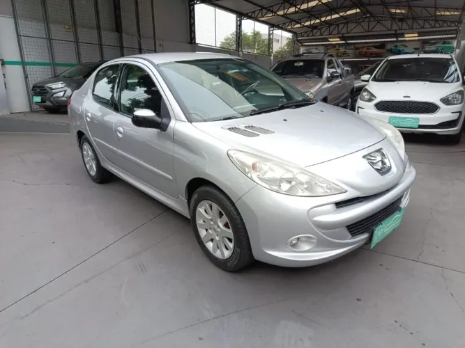 Peugeot 207 Sedan Allure 1.4 Flex 8V 4P 2014