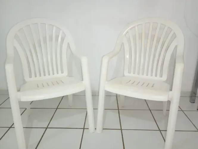 VENDO PAR DE CADEIRA POLTRONA PLÁSTICA GROSFILLEX