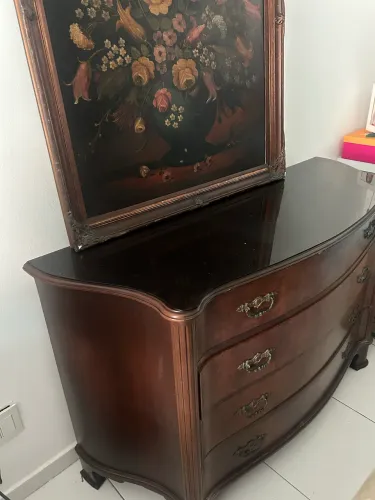 Cômoda antiga 