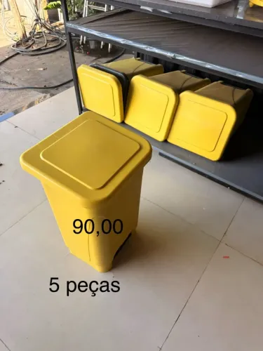 Lixeira amarela pedal 50 L