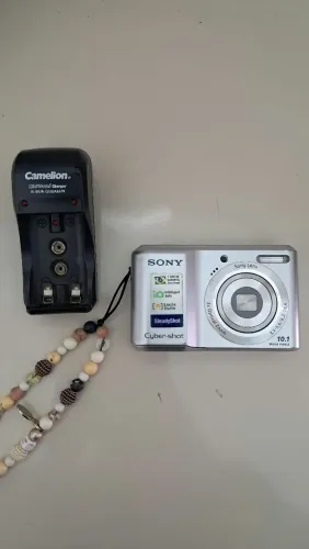 Câmera SteadyShot<br>DSC-S1900