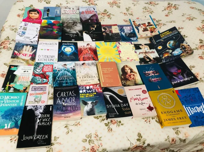 Combo livros 38 un para vender rápido todos estado de novo 