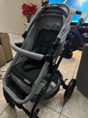 Carrinho de bebê COSCO