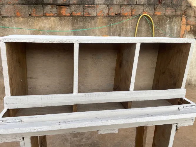 POLEIRO TRIPLO PARA GALINHAS - CONFORTO E PRATICIDADE PARA SUAS AVES