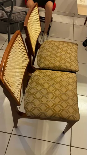 Conjunto de 6 cadeiras de jantar.
